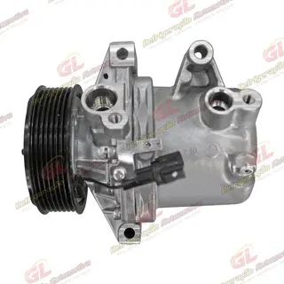 Compressor Calsonic Nissan March / Versa Motor 1.0 2015> - 12 Volts Polia 7pk 104mm OEM: 926001HC2A